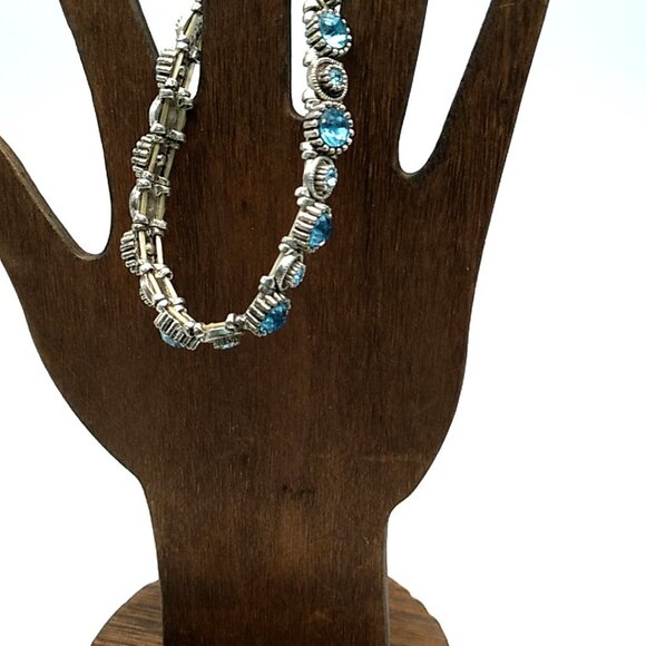 Soft Blue Faceted Crystal Glass Silver-tone Stretch Bracelet - Picture 13 of 15